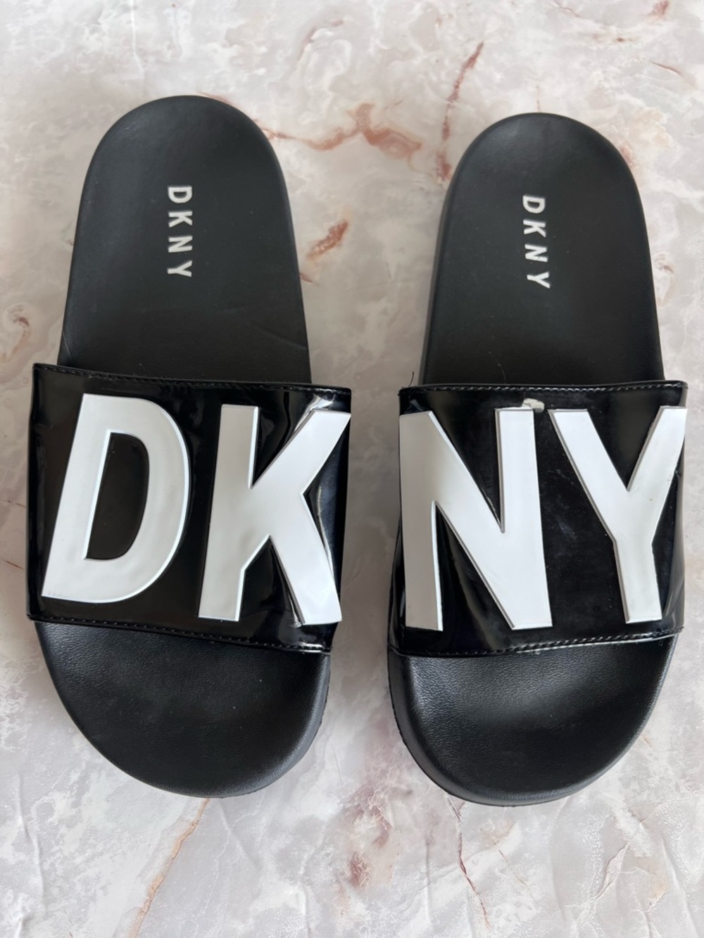 DKNY Zinna -3Large Logo Classic Slide IN Slides Black White Sandals Size 7 W